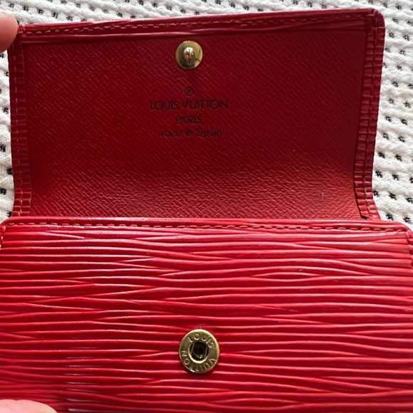 Louis Vuitton 4 Ring Epi Key Holder - Picture 9 of 15